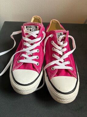 EUC Converse Size 10W Chuck Taylor All Star Low Top Sneakers - Pink
